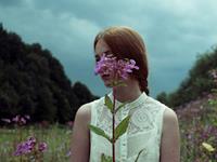 放低姿态却仍被忽视的星女