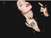 在朋友圈秀容易遭嫉妒的星女