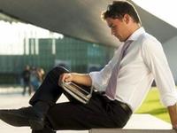 坐没坐相，这些生肖男的坐姿最差