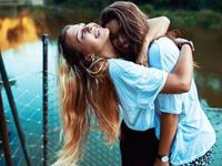 你们的感情会遭受外来因素的破坏吗