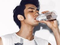 12星男夏天喜欢喝什么饮料