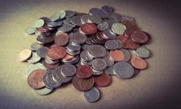 占卜年底你还能余下钱吗？