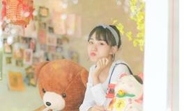 爱卖萌，笑起来很甜的生肖女