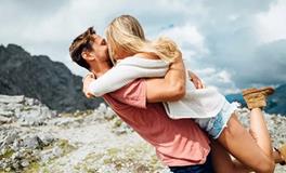 把女友视作掌上明珠般宠爱的生肖男