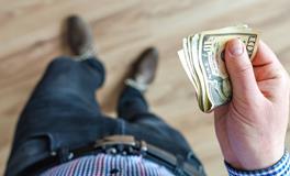 梦见自己在抢钱是什么意思