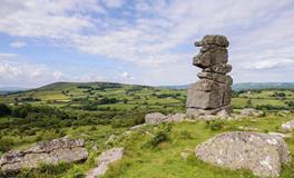 小心“鼻梁型”地势的风水危害