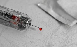 梦见别人吐血是什么意思