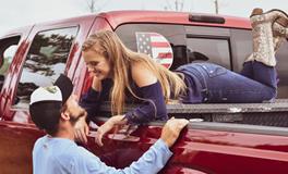 女人梦见自己手机丢了