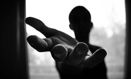 女人梦见熟悉的人死了