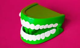 梦到自己多长了两颗牙