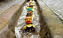 梦见自己在别人家里