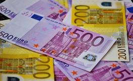 梦见男人给我钱我要了