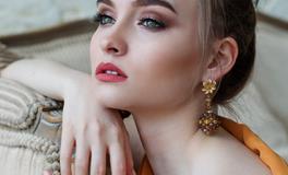 梦见自己掉了很多头发