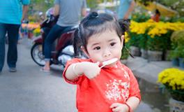 梦见亲戚来我家吃饭