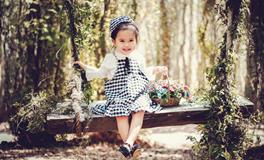 梦到自己抱别人的小孩