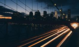 梦见很多衣服放在一起