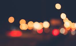 梦见刮大风自己在屋里