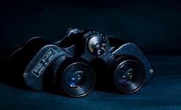 梦见自己衣服穿反了