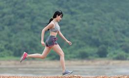 女人梦见逃跑成功