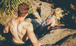 梦见跟别的男人睡在一起