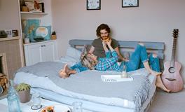 梦见老公身边有个女人