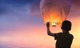 梦见别人在天上飞是什么意思