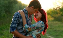 梦见跟同事亲热是什么意思