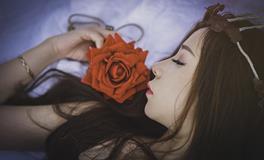 梦见和女人睡觉