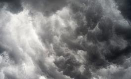 梦见下雨房子漏雨