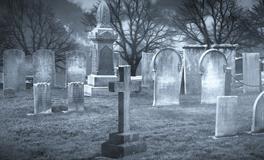 梦见自己一个人跑到墓地