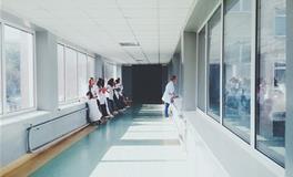 梦见自己生病去医院