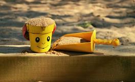 梦见自己和亲戚在挖坑