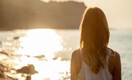 1962年属虎女晚年靠谁，需要注意什么