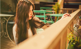 婚姻床头柜不宜摆放的三样物品，噩梦连连，夫妻感情受损