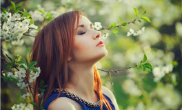 在哪些特定场合，属猴的人会变得腼腆害羞