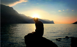 月光下的财务审计：探寻隐藏的支出黑洞