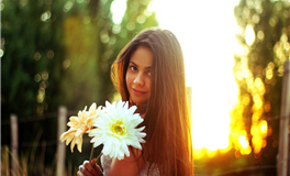 天蝎座个性深邃独立，充满着一种难以捉摸的神秘氛围